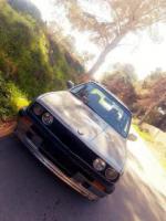 bmw e30 كلاسيك